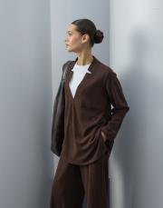 acı kahve triko v yaka bol formlu takım