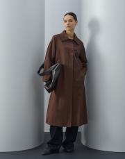 kahverengi kemerli uzun trençkot